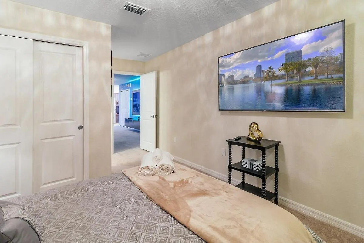 Holiday home Luxury 5 Bedroom Townhouse With Pool Near Disney Davenport