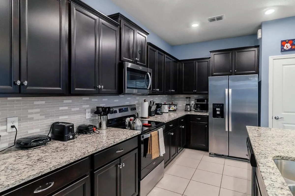 Luxury 5 Bedroom Townhouse With Pool Near Disney Davenport